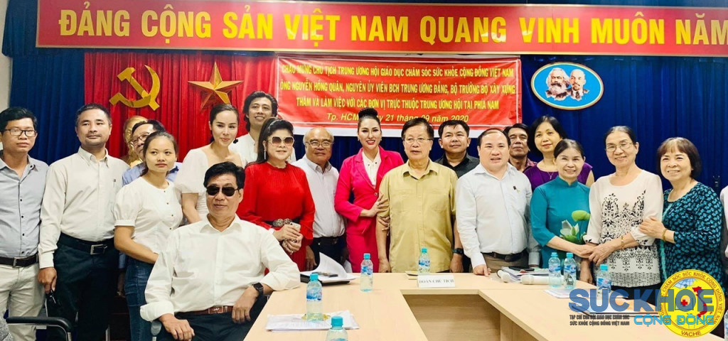 Chủ tịch Hội VACHE Nguyễn Hồng Quân trong chuyến công tác thăm và làm việc với Văn phòng Đại diện Hội tại TP.HCM năm 2020.