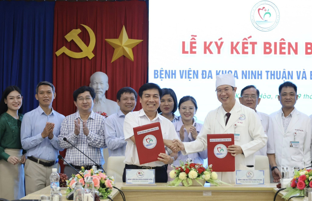 Bản ghi nhớ giữa Bệnh viên Đa khoa Ninh Thuận và Bệnh viện Đa khoa Khánh Hòa được ký kết (Ảnh: CTV
