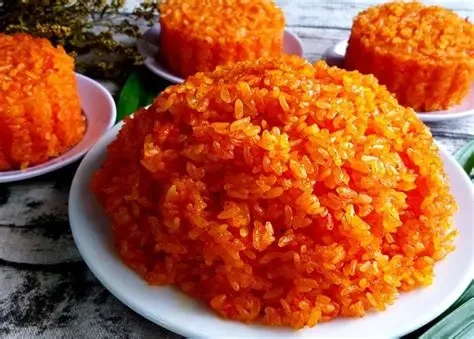 Xôi gấc là món ăn quen thuộc với nhiều gia đình Việt (Ảnh: Sưu tầm)