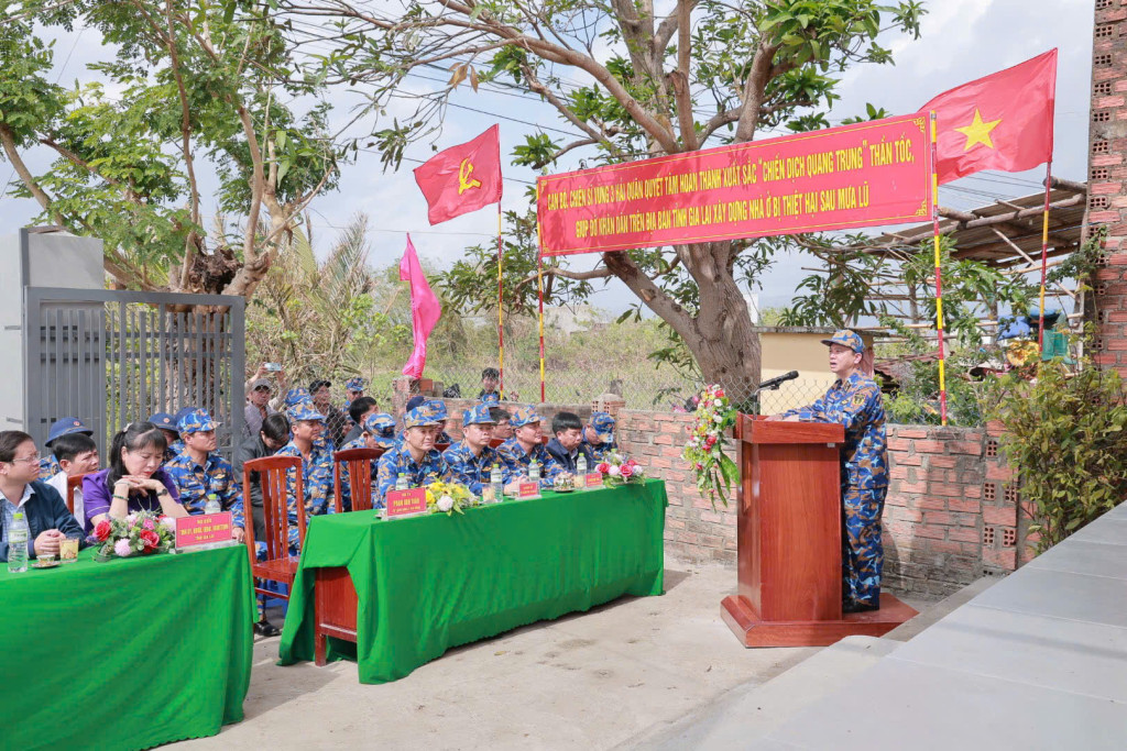 Sự nỗ lực của các cán bộ, chiến sĩ Hải quân trên công trường 