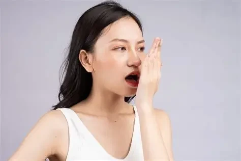 Hôi miệng không chỉ gây mất tự tin trong giao tiếp mà còn có thể liên quan đến các vấn đề sức khỏe nghiêm trọng. (Ảnh: Sưu tầm)