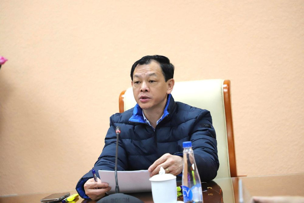 Thứ trưởng Bộ Y tế, PGS.TS.BSCKII Nguyễn Tri Thức chủ trì cuộc họp (Ảnh: Thái Bình)