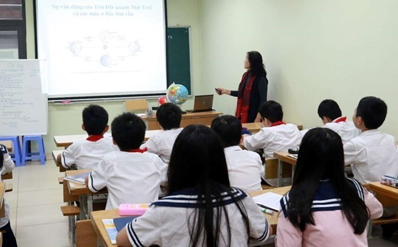 Hạn chế tối đa các hành vi dạy thêm trá hình, ép buộc học sinh học thêm, trục lợi từ hoạt động dạy thêm, học thêm, làm ảnh hưởng đến môi trường giáo dục lành mạnh