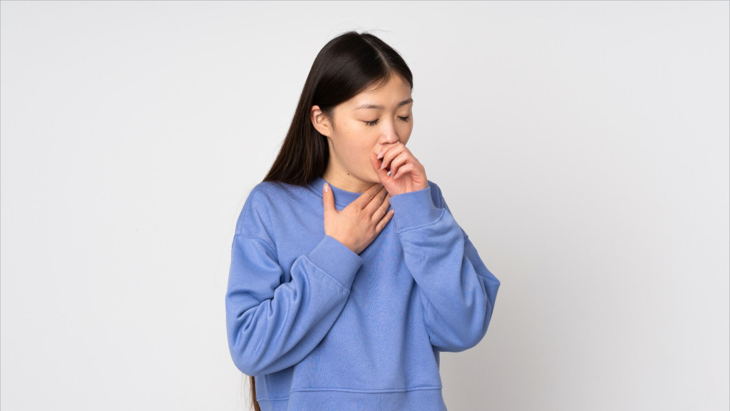 Ho thường xuất hiện khi cơ thể bị nhiễm trùng đường hô hấp (Ảnh minh họa)
