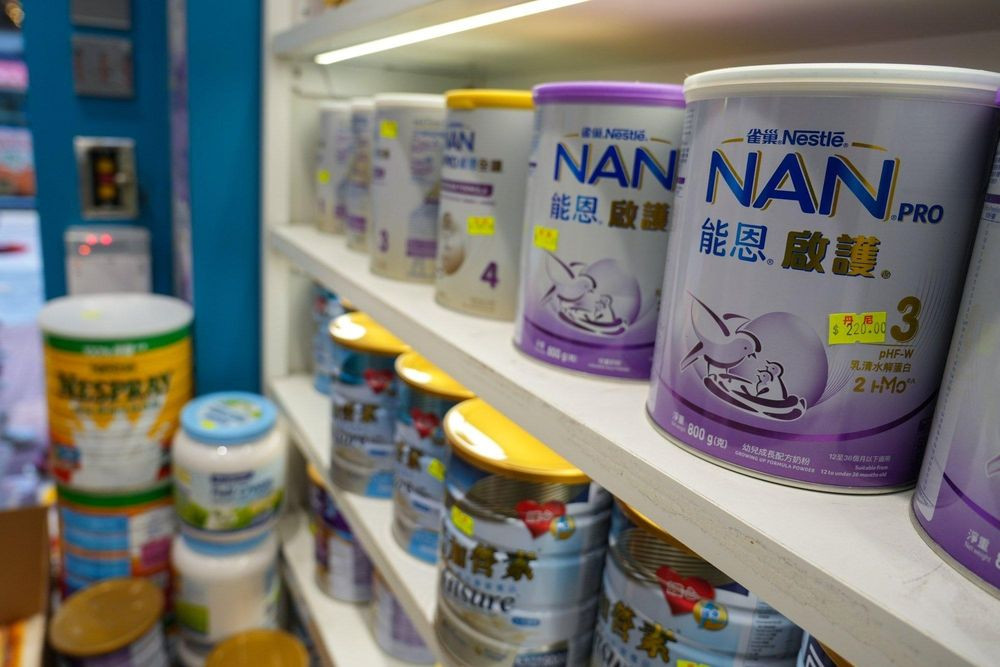 Một số lô sản phẩm của Nestlé bị thu hồi vì nguy cơ nhiễm khuẩn (Ảnh: South China Morning Post)