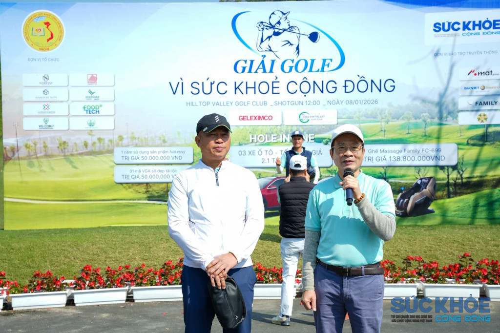 Phó Chủ tịch Thường trực Hội VACHE Lê Đình Tiến - Trưởng Ban Tổ chức giải đấu phát biểu khai mạc sự kiện