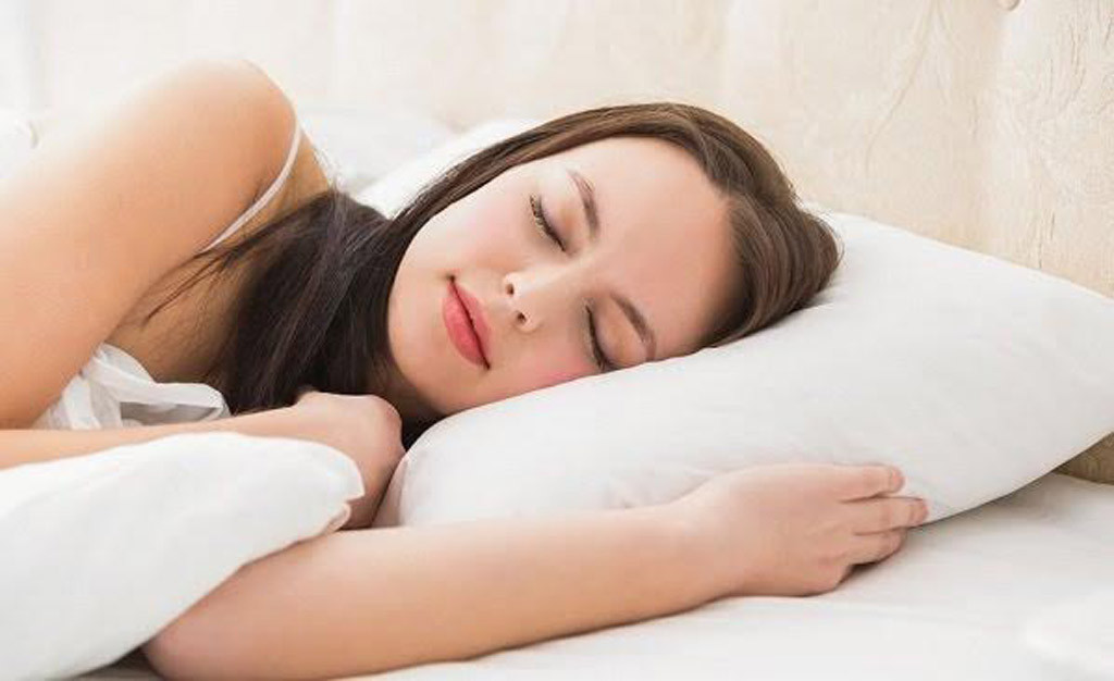 Nằm nghiêng bên trái tốt cho tim (Ảnh minh họa)
