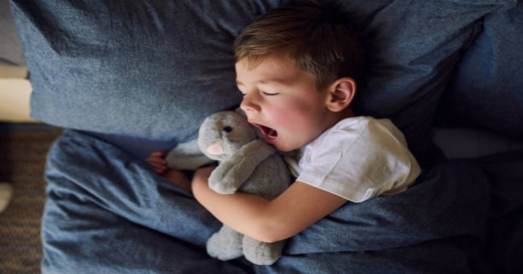 Trẻ em thường dễ gặp tình trạng nói mớ khi ngủ (Ảnh: Sưu tầm)
