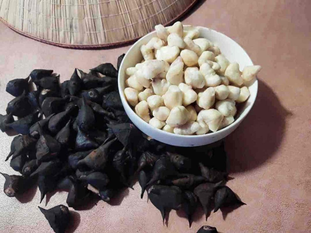 Củ ấu có thể chế biến thành nhiều món đơn giản như luộc, nấu cháo, giúp thanh nhiệt và bổ sung năng lượng cho cơ thể. (Ảnh: Sưu tầm)
