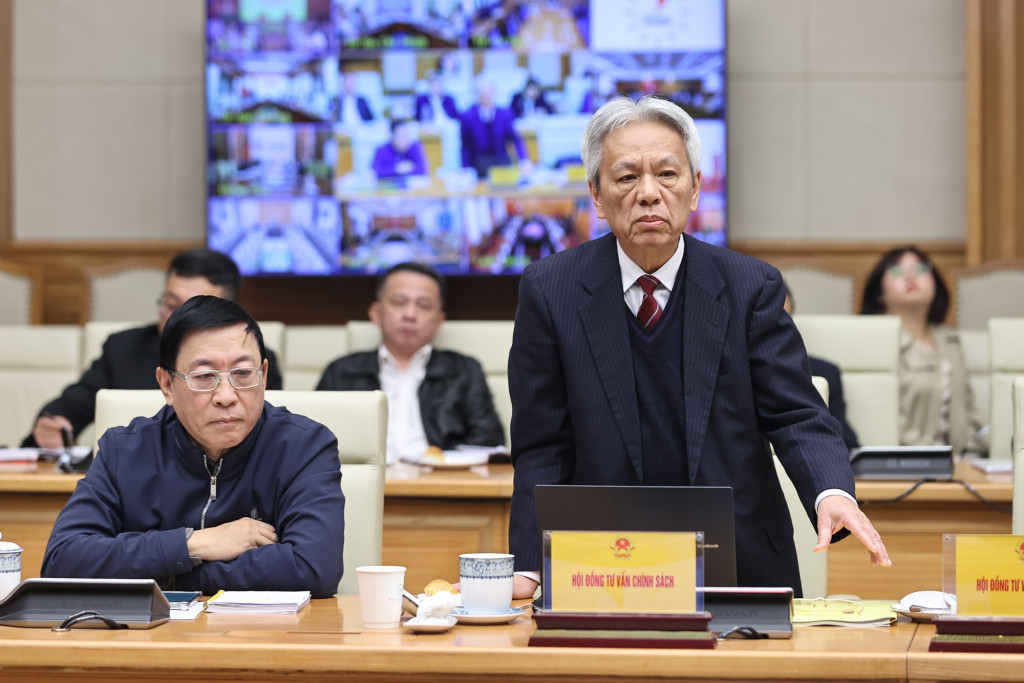 TS. Nguyễn Sĩ Dũng, nguyên Phó Chủ nhiệm Văn phòng Quốc hội, Thành viên Hội đồng Tư vấn chính sách phát biểu tại Phiên họp (Ảnh: VGP/Nhật Bắc)