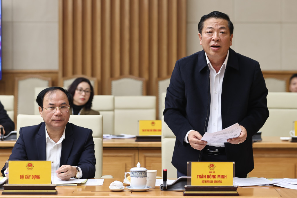 Bộ trưởng Bộ Xây dựng Trần Hồng Minh phát biểu tại Phiên họp (Ảnh: VGP/Nhật Bắc)