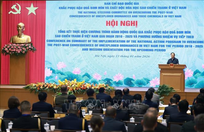 Thủ tướng Phạm Minh Chính phát biểu chỉ đạo Hội nghị tổng kết thực hiện Chương trình hành động quốc gia khắc phục hậu quả bom mìn sau chiến tranh ở Việt Nam. Ảnh: Dương Giang/TTXVN