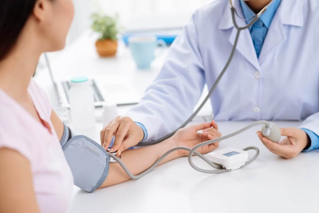 Nên khám sức khỏe định kỳ ngay cả khi cơ thể đang khỏe mạnh (Ảnh: Sưu tầm)