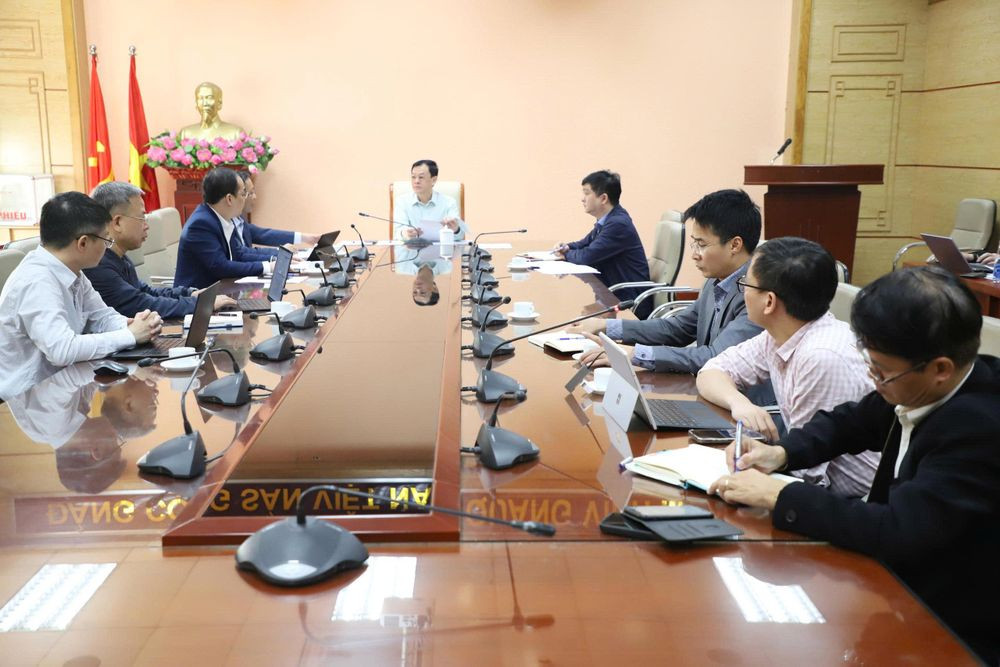 hứ trưởng Bộ Y tế Nguyễn Tri Thức yêu cầu Cục Quản lý Dược tiếp tục rà soát nhiệm vụ được giao năm 2026 để xây dựng kế hoạch cho công tác phục vụ phát triển ngành Dược Việt Nam, đảm bảo đạt được các mục tiêu đặt ra trong Chiến lược 1165 và Chương trình 376 (Ảnh: TL)