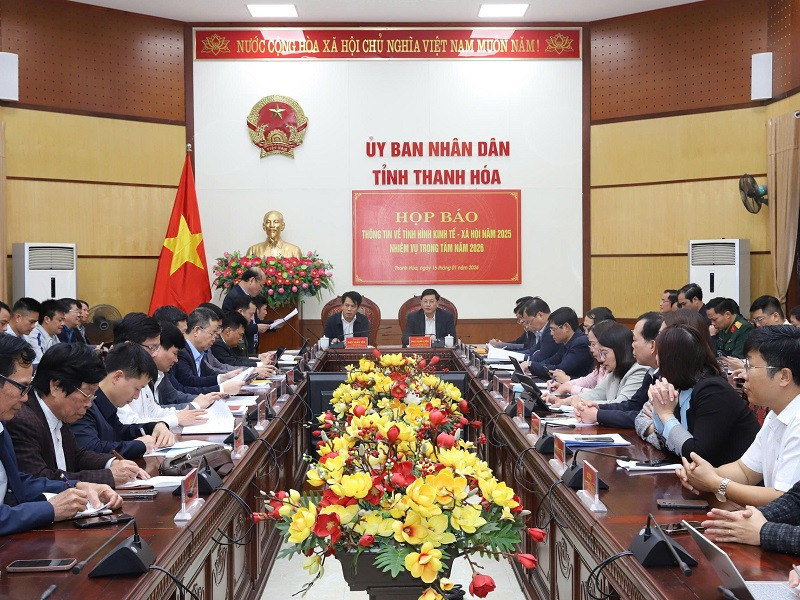 anh-hop-bao-cuoi-nam-2