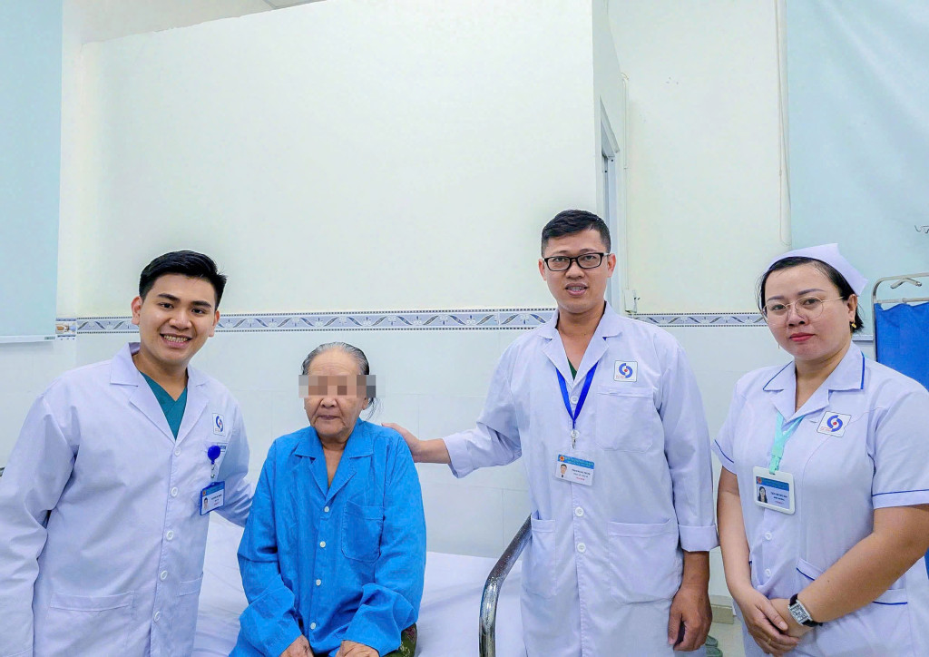 Bệnh nhân V.T.H. (72 tuổi) hồi phục tốt sau ca điều trị sỏi túi mật “sỏi chồng sỏi” bằng phương pháp nội soi tại Bệnh viện Nhân dân Gia Định Cơ sở 2 (Ảnh: BVCC)