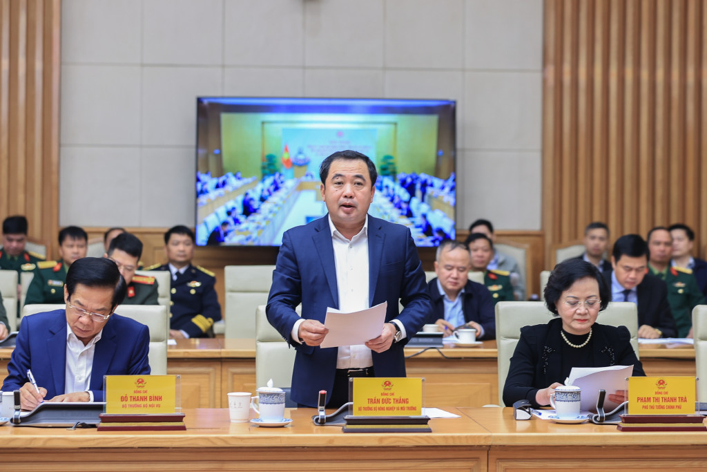 Bộ trưởng Bộ Nông nghiệp và Môi trường Trần Đức Thắng trình bày Báo cáo tổng kết 