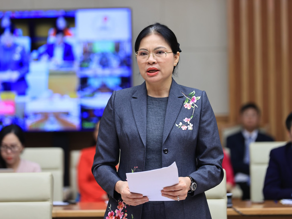Bà Hà Thị Nga, Phó Chủ tịch - Tổng Thư ký Ủy ban Trung ương Mặt trận Tổ quốc Việt Nam, phát biểu tại Hội nghị (Ảnh: VGP/Nhật Bắc)
