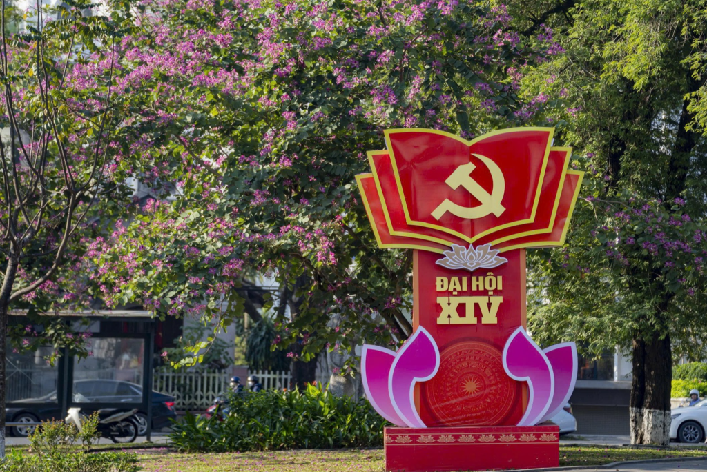 Một điểm nhấn về trang trí tại góc đường Lê Lợi - Điện Biên Phủ (Ảnh: VGP/Lê Hoàng)