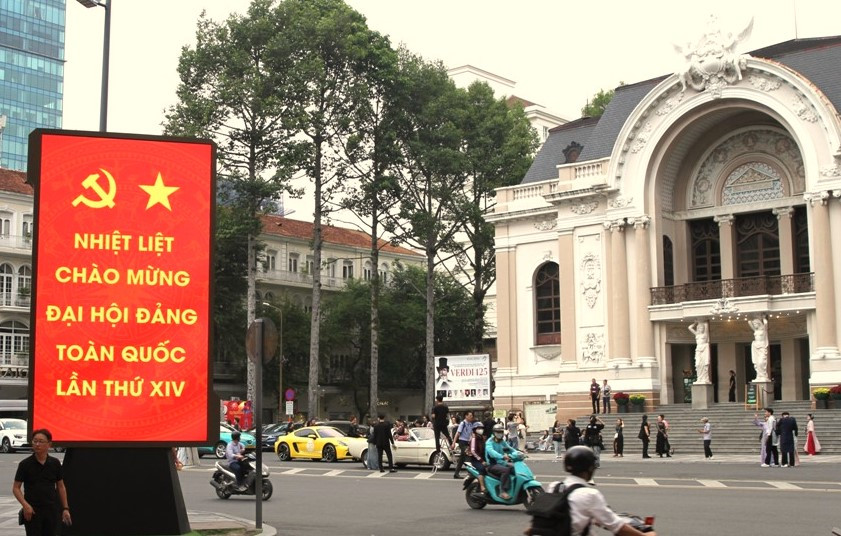 Việc lựa chọn hình ảnh, nội dung tuyên truyền được cân nhắc kỹ lưỡng, phù hợp với không gian công cộng, góp phần nâng cao hiệu quả tuyên truyền và tạo sự đồng thuận trong xã hội (Ảnh: TL)