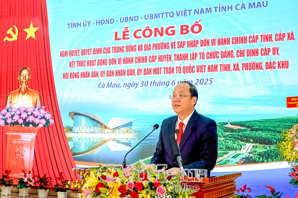 Bí thư Tỉnh uỷ Nguyễn Hồ Hải phát biểu nhận nhiệm vụ tại Lễ công bố các nghị quyết, quyết định của Trung ương và địa phương về hợp nhất đơn vị hành chính, kiện toàn tổ chức bộ máy tỉnh Cà Mau, sáng 30/6/2025 (Ảnh: Huỳnh Lâm)