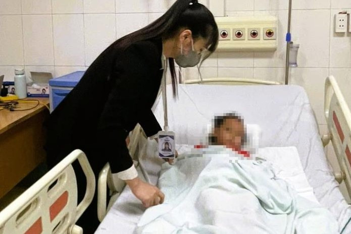 Một trong 3 bệnh nhi nhập viện điều trị do ngộ độc thuốc diệt chuột hiện đã qua cơn nguy kịch (Ảnh: BVCC)