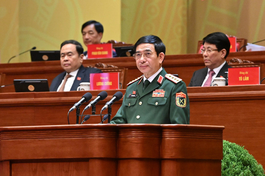 Đại tướng Phan Văn Giang, Ủy viên Bộ Chính trị, Phó Bí thư Quân ủy Trung ương, Bộ trưởng Quốc phòng, tham luận về 