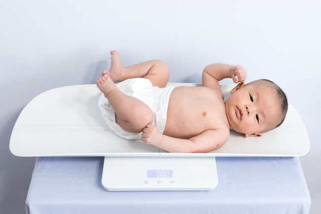 Những dấu hiệu như trẻ hay ốm vặt, chậm lớn, kém tập trung có thể là lời cảnh báo sớm tình trạng suy dinh dưỡng. (Ảnh: Sưu tầm)