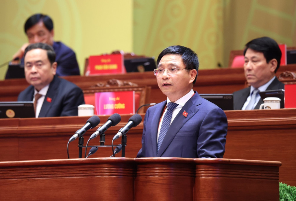 Bộ trưởng Bộ Tài chính Nguyễn Văn Thắng tham luận về chủ đề: “Hoàn thiện thể chế, pháp luật về huy động, sử dụng nguồn lực tài chính đáp ứng yêu cầu phát triển đất nước nhanh và bền vững”