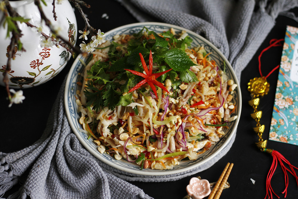 Món gỏi gà ngũ sắc (Ảnh: Sưu tầm)