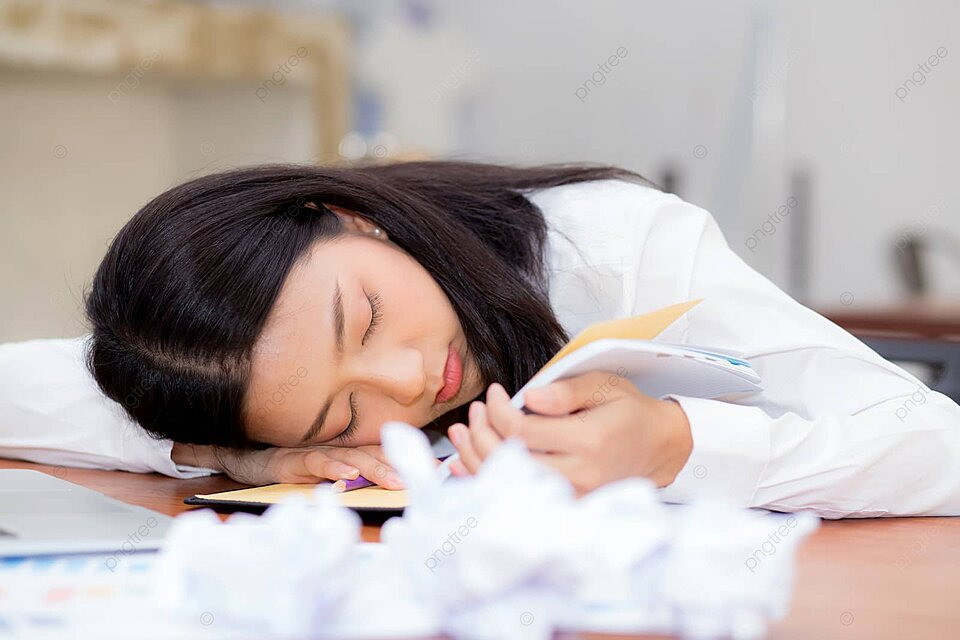 Một giấc ngủ trưa ngắn, đủ sâu trong không gian yên tĩnh có thể mang lại nhiều lợi ích cho sức khỏe thể chất và tinh thần. (Ảnh: Sưu tầm)