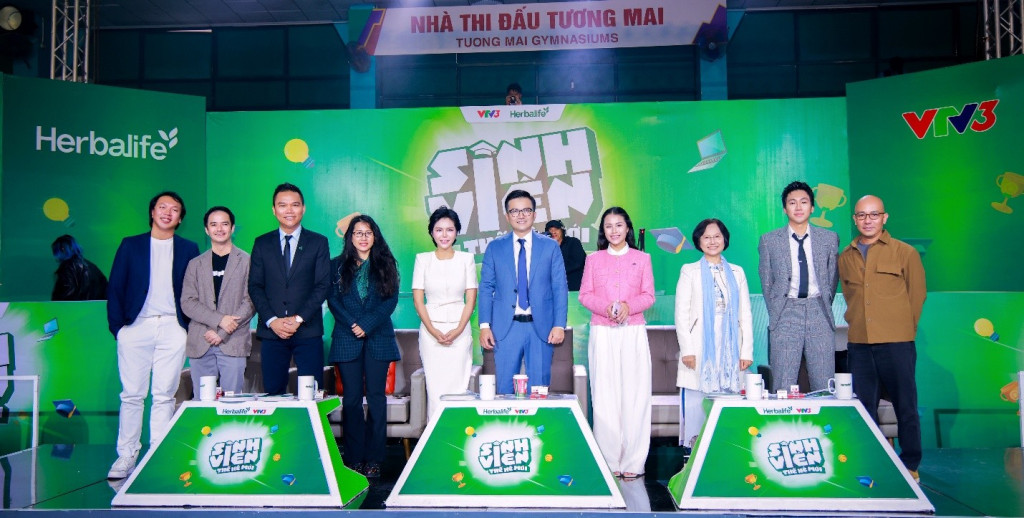 Nhà Tài trợ Herbalife & Ban Giám Khảo tại chương trình chung kết Sinh viên Thế hệ Mới 2025