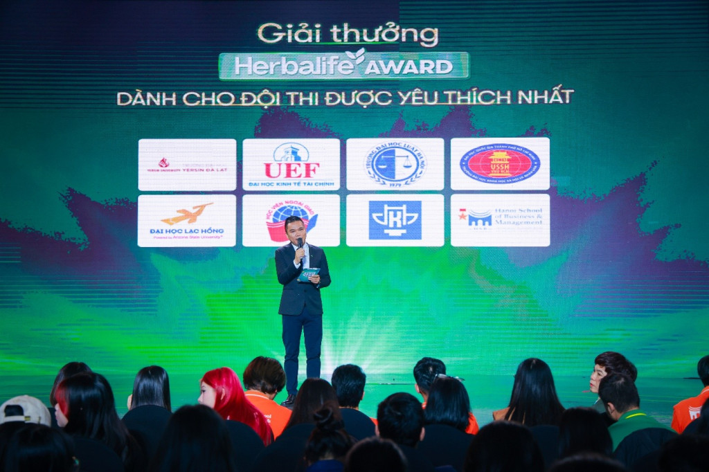 Ông Nguyễn Thành Đạt - Giám Đốc Truyền Thông Herbalife Việt Nam, Campuchia & Thái Lan chia sẻ tại cuộc thi