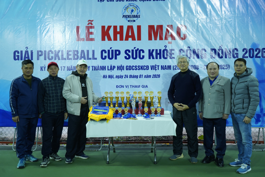 Các đại biểu tham dự lễ khai mạc Giải Pickleball Sức Khỏe Cộng Đồng 2026 – Lần thứ I.