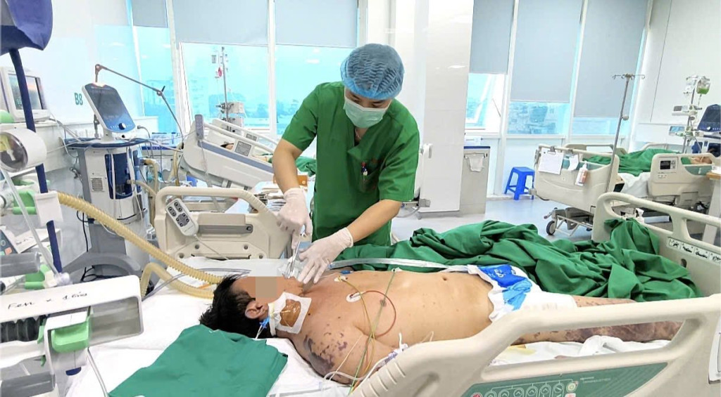 Bệnh nhân được điều trị tại Bệnh viện Nhiệt đới Trung ương (Ảnh: BVCC)