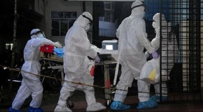 Một bệnh nhân được các bác sĩ xác định nhiễm virus Nipah đã được chuyển vào khoa hồi sức tích cực (ICU) của khu cách ly Nipah năm 2024 (Ảnh: TL)