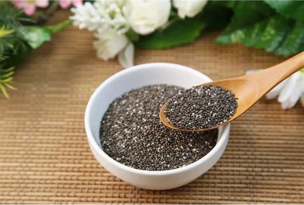 Hạt chia giàu chất xơ và omega-3, mang lại nhiều lợi ích cho sức khỏe nhưng không phù hợp với tất cả mọi người. (Ảnh: Sưu tầm)