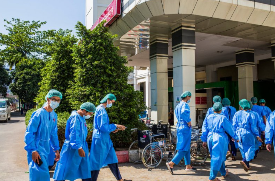 Myanmar cho biết đang tăng cường cảnh giác vì có số lượng lớn dơi ăn quả, vật chủ tự nhiên chính của virus, và có chung biên giới với các quốc gia từng ghi nhận dịch Nipah trước đây (Ảnh: The New York Times)