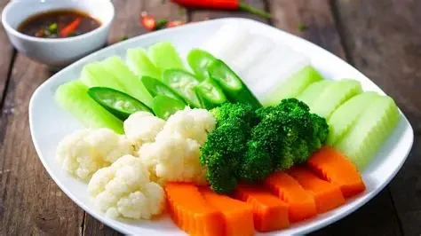 Nên chế biến rau vừa đủ cho mỗi bữa ăn để đảm bảo an toàn và giữ trọn giá trị dinh dưỡng. (Ảnh: Sưu tầm)