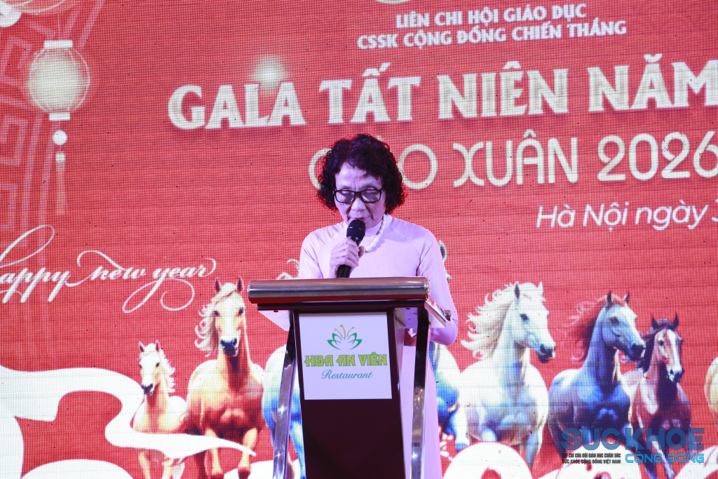 Đại biểu tham luận, chia sẻ ý kiến tại Chương trình Gala tất niên Liên Chi hội Giáo dục Chăm sóc Sức khỏe Cộng đồng Chiến Thắng