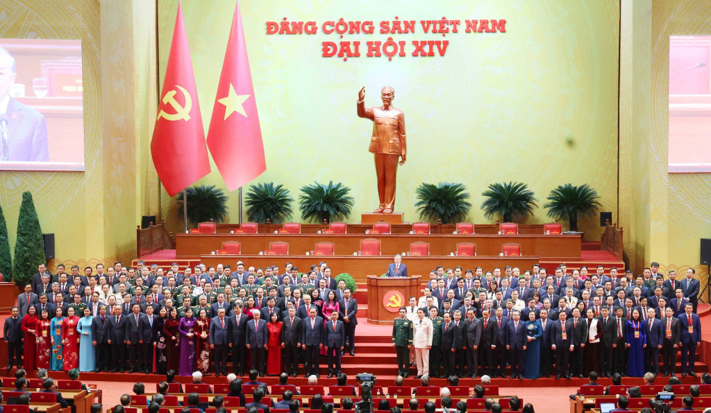 Ban Chấp hành Trung ương Đảng khoá XIV ra mắt Đại hội (Ảnh: TL)