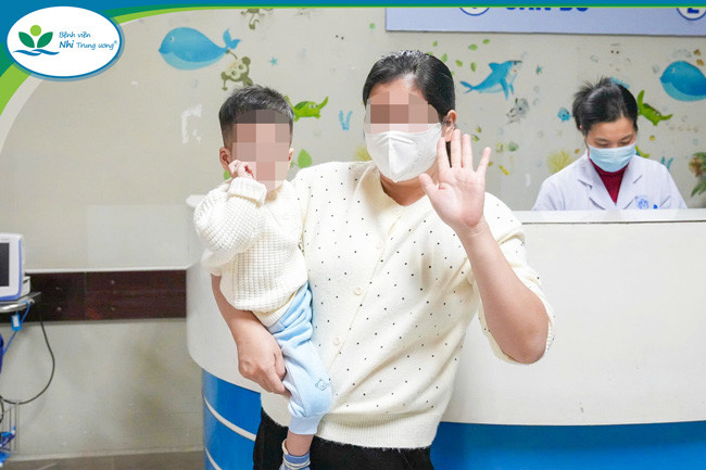 Bé G.B giờ đây đã khỏe mạnh, hồng hào sau khi trải qua 3 cuộc phẫu thuật (Ảnh: BVCC)