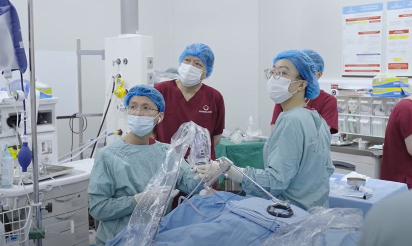 Các bác sĩ khoa Ngoại Tổng hợp, bệnh viện PhenikaaMec thực hiện ca phẫu thuật kép cho bệnh nhân ung thư (Ảnh: BVCC)