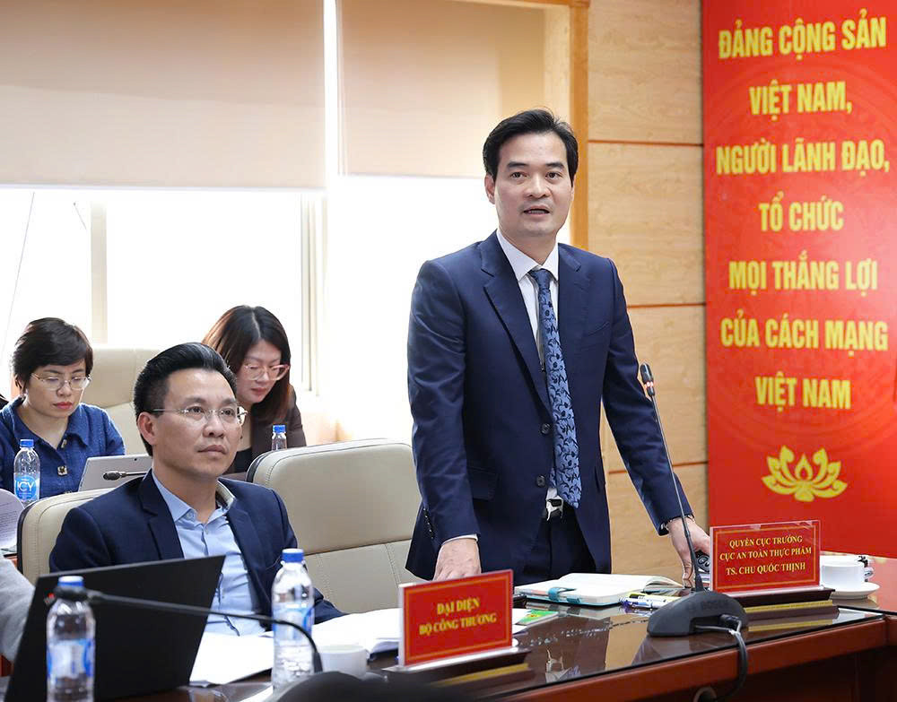 TS Chu Quốc Thịnh, Quyền Cục trưởng Cục An toàn thực phẩm, Bộ Y tế phát biểu tại cuộc họp (Ảnh: VGP/TM)