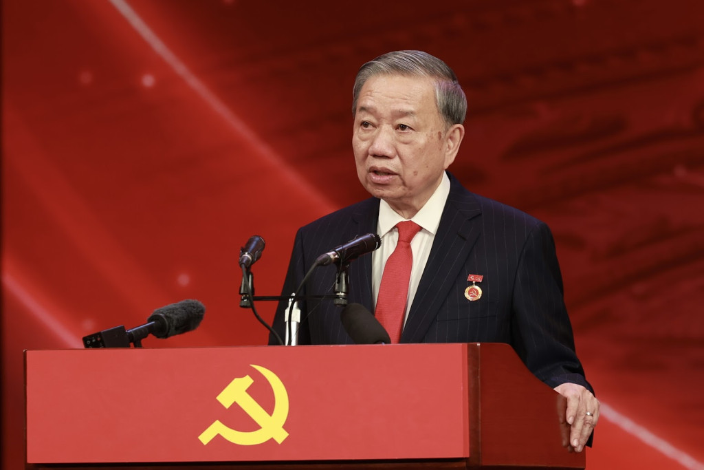 Tổng Bí thư Tô Lâm phát biểu tại lễ tuyên dương Bí thư chi bộ xuất sắc và trao giải Búa liềm Vàng lần thứ X (Ảnh: VGP)