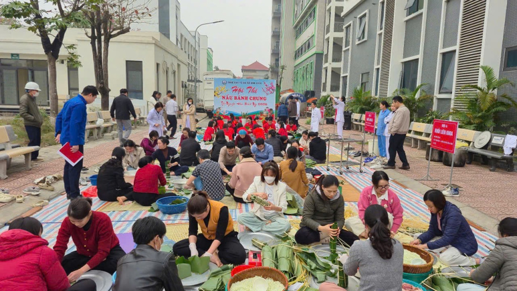 Toàn cảnh hoạt động gọi bánh Chưng ( ảnh: ĐT)