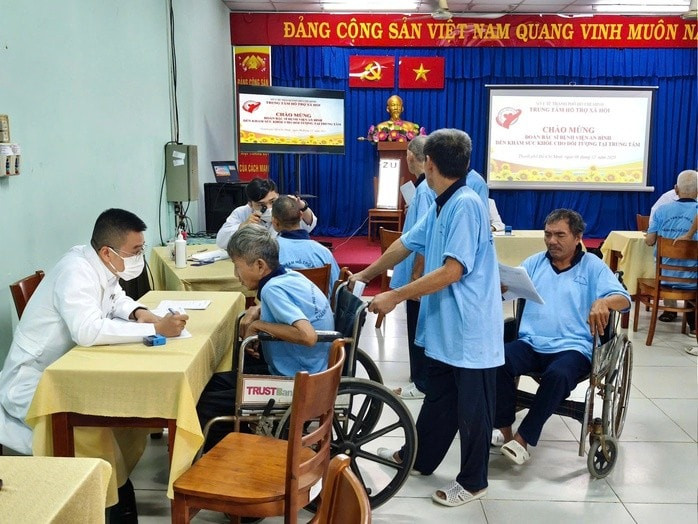 Hoạt động chăm sóc sức khỏe cho nhóm người yếu thế của ngành Y tế TP. Hồ Chí Minh (Ảnh: TL)