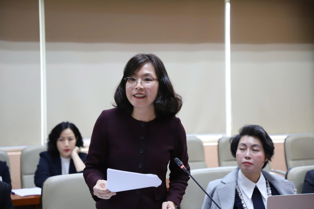 


GS.TS.BS Trịnh Thị Diệu Thường, Cục trưởng Cục Quản lý Y Dược cổ truyền, phát biểu