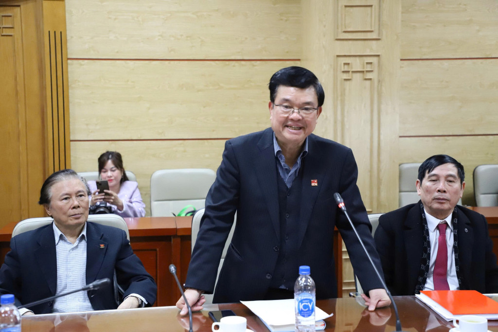 PGS.TS Phạm Lê Tuấn, Chủ tịch Hội Quân dân Y Việt Nam, phát biểu.
