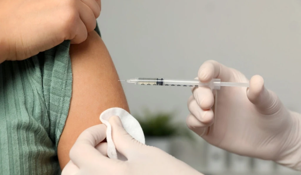 Nam giới cần tiêm ngừa HPV từ sớm để ngăn chặn nguy cơ nhiễm bệnh (Ảnh: Sưu tầm)